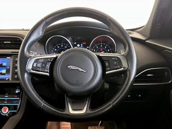 Jaguar F-PACE 2.0 P300 Portfolio Auto AWD Euro 6 (s/s) 5dr