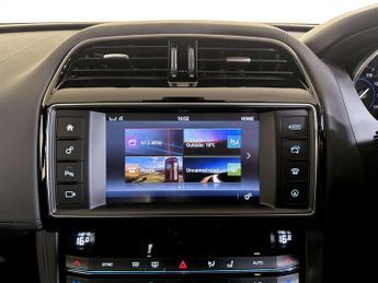 Jaguar F-PACE 2.0 P300 Portfolio Auto AWD Euro 6 (s/s) 5dr