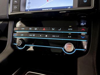 Jaguar F-PACE 2.0 P300 Portfolio Auto AWD Euro 6 (s/s) 5dr