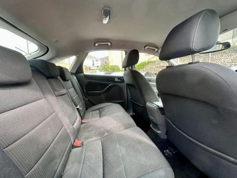 Ford Focus 1.6 Titanium 5dr