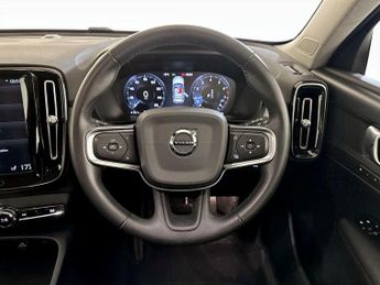 Volvo XC40 1.5 T3 Momentum Pro Auto Euro 6 (s/s) 5dr