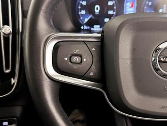 Volvo XC40 1.5 T3 Momentum Pro Auto Euro 6 (s/s) 5dr