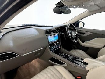 Jaguar F-PACE 2.0 D180 Portfolio Auto AWD Euro 6 (s/s) 5dr