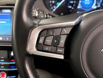 Jaguar F-PACE 2.0 D180 Portfolio Auto AWD Euro 6 (s/s) 5dr