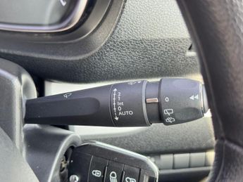 Toyota PROACE Verso 1.5D Shuttle Medium MPV MWB Euro 6 (s/s) 5dr (9 Seat)