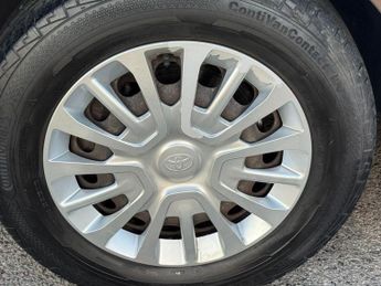 Toyota PROACE Verso 1.5D Shuttle Medium MPV MWB Euro 6 (s/s) 5dr (9 Seat)