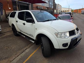 Mitsubishi L200 2.5 DI-D Barbarian Black Auto 4WD Euro 5 4dr (LB)