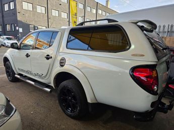 Mitsubishi L200 2.5 DI-D Barbarian Black Auto 4WD Euro 5 4dr (LB)