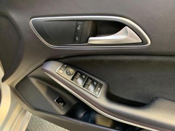 Mercedes-Benz CLA 2.1 CLA220d AMG Line Coupe 7G-DCT Euro 6 (s/s) 4dr