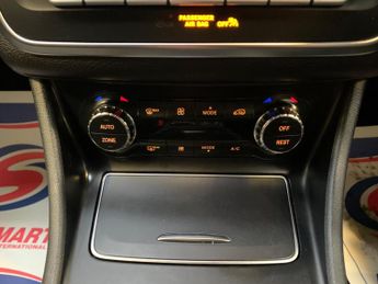 Mercedes-Benz CLA 2.1 CLA220d AMG Line Coupe 7G-DCT Euro 6 (s/s) 4dr