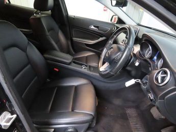 Mercedes-Benz GLA 2.1 GLA220d Sport 7G-DCT 4MATIC Euro 6 (s/s) 5dr