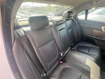 Jaguar XF 2.2d Luxury Auto Euro 5 (s/s) 4dr