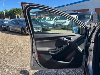 Ford Focus 1.6 Titanium Powershift Euro 6 5dr
