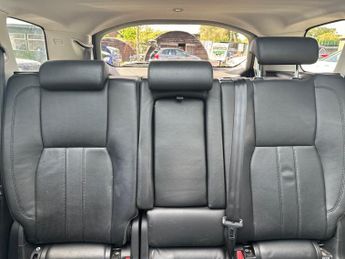 Land Rover Discovery Sport 2.0 TD4 HSE Black Auto 4WD Euro 6 (s/s) 5dr