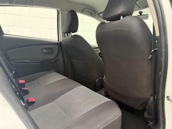 Toyota Yaris 1.5 VVT-h Icon E-CVT Euro 6 5dr