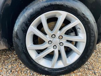 Land Rover Discovery Sport 2.0 TD4 SE Tech Auto 4WD Euro 6 (s/s) 5dr