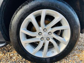 Land Rover Discovery Sport 2.0 TD4 SE Tech Auto 4WD Euro 6 (s/s) 5dr