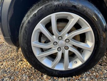 Land Rover Discovery Sport 2.0 TD4 SE Tech Auto 4WD Euro 6 (s/s) 5dr