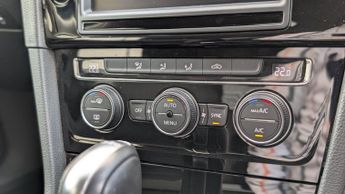 Volkswagen Golf 1.4 TSI BlueMotion Tech SE Hatchback 5dr Petrol DSG Euro 5 (s/s)