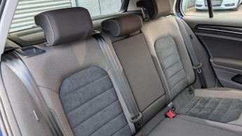 Volkswagen Golf 1.4 TSI BlueMotion Tech SE Hatchback 5dr Petrol DSG Euro 5 (s/s)