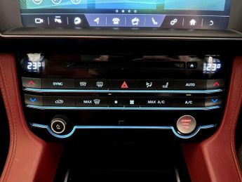 Jaguar F-PACE 5.0 V8 SVR Quickshift AWD Euro 6 (s/s) 5dr