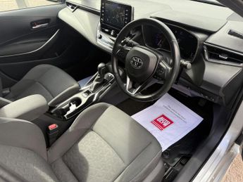 Toyota Corolla 1.8 VVT-h Design CVT Euro 6 (s/s) 5dr