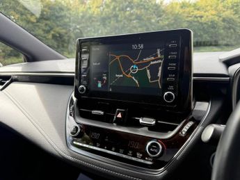Toyota Corolla 1.8 VVT-h Design CVT Euro 6 (s/s) 5dr
