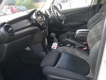 MINI Hatch 1.5 Cooper Auto Euro 6 (s/s) 5dr