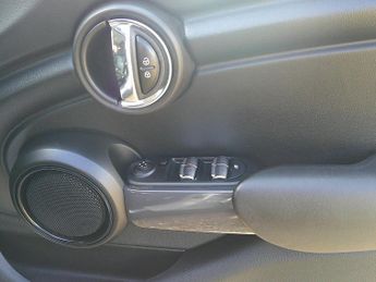 MINI Hatch 1.5 Cooper Auto Euro 6 (s/s) 5dr