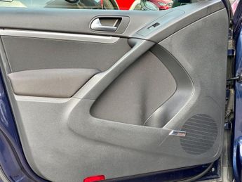 Volkswagen Tiguan 2.0 TDI BlueMotion Tech Match DSG 4WD Euro 5 (s/s) 5dr