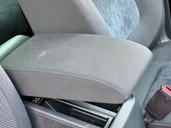 Volkswagen Tiguan 2.0 TDI BlueMotion Tech Match DSG 4WD Euro 5 (s/s) 5dr