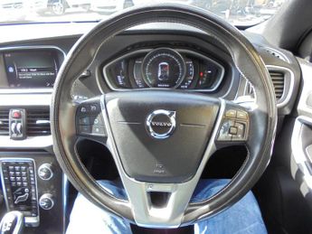 Volvo V40 2.0 D2 R-Design Pro Auto Euro 6 (s/s) 5dr
