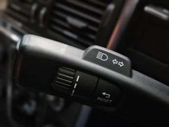 Volvo XC60 2.4 D5 R-Design Nav Auto AWD Euro 6 (s/s) 5dr