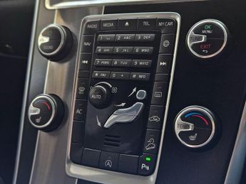 Volvo XC60 2.4 D5 R-Design Nav Auto AWD Euro 6 (s/s) 5dr