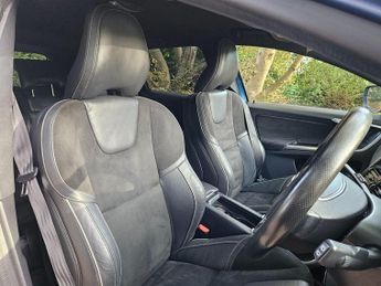 Volvo XC60 2.4 D5 R-Design Nav Auto AWD Euro 6 (s/s) 5dr