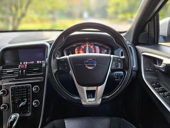 Volvo XC60 2.4 D5 R-Design Nav Auto AWD Euro 6 (s/s) 5dr