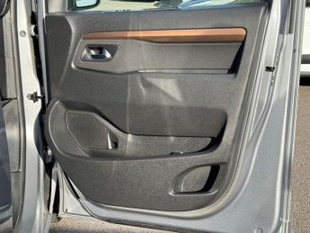 Toyota PROACE Verso 2.0D Family Medium MPV Auto MWB Euro 6 (s/s) 5dr (8 Seat)
