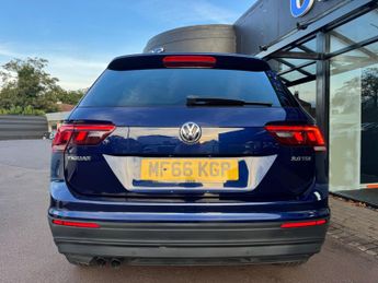 Volkswagen Tiguan 2.0 TDI BlueMotion Tech SE Navigation DSG 4Motion Euro 6 (s/s) 5