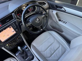 Volkswagen Tiguan 2.0 TDI BlueMotion Tech SE Navigation DSG 4Motion Euro 6 (s/s) 5