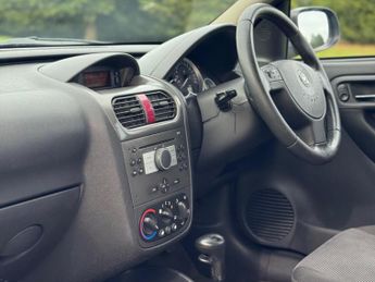 Vauxhall Corsa 1.4i 16v Design 5dr (a/c)