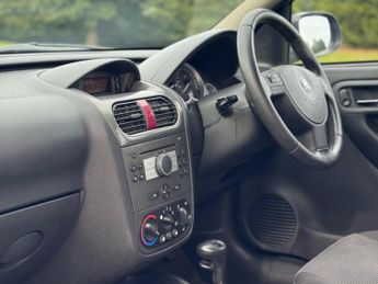 Vauxhall Corsa 1.4i 16v Design 5dr (a/c)