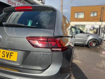 Volkswagen Tiguan 2.0 TDI BlueMotion Tech SEL DSG Euro 6 (s/s) 5dr
