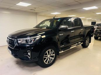 Toyota Hi Lux 2.4 D-4D Invincible X Auto 4WD Euro 6 4dr (TSS, 3.5t)