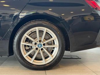 BMW 3 Series 2.0 330e 12kWh SE Pro Auto Euro 6 (s/s) 4dr