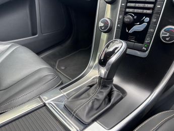 Volvo XC60 2.4 D4 R-Design Lux Nav Geartronic AWD Euro 5 5dr