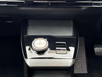 MG MG4 64kWh Trophy Long Range Auto 5dr