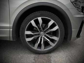 Volkswagen Tiguan R-LINE TDI BMT S-A