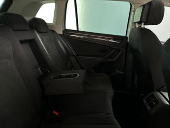 Volkswagen Tiguan 2.0 TDI Elegance DSG Euro 6 (s/s) 5dr