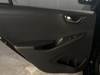Hyundai IONIQ 38.3kWh Premium SE Auto 5dr