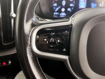 Volvo XC60 2.0 B5 MHEV R-Design Auto AWD Euro 6 (s/s) 5dr